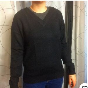 NEW Pullover Sweater V Neck Black Long Sleeve Size M
